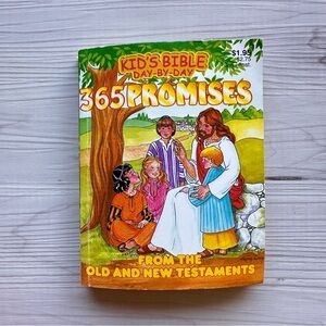 FREE GIFT Kid's Bible Day-by-Day 365 Promises Pocket Book